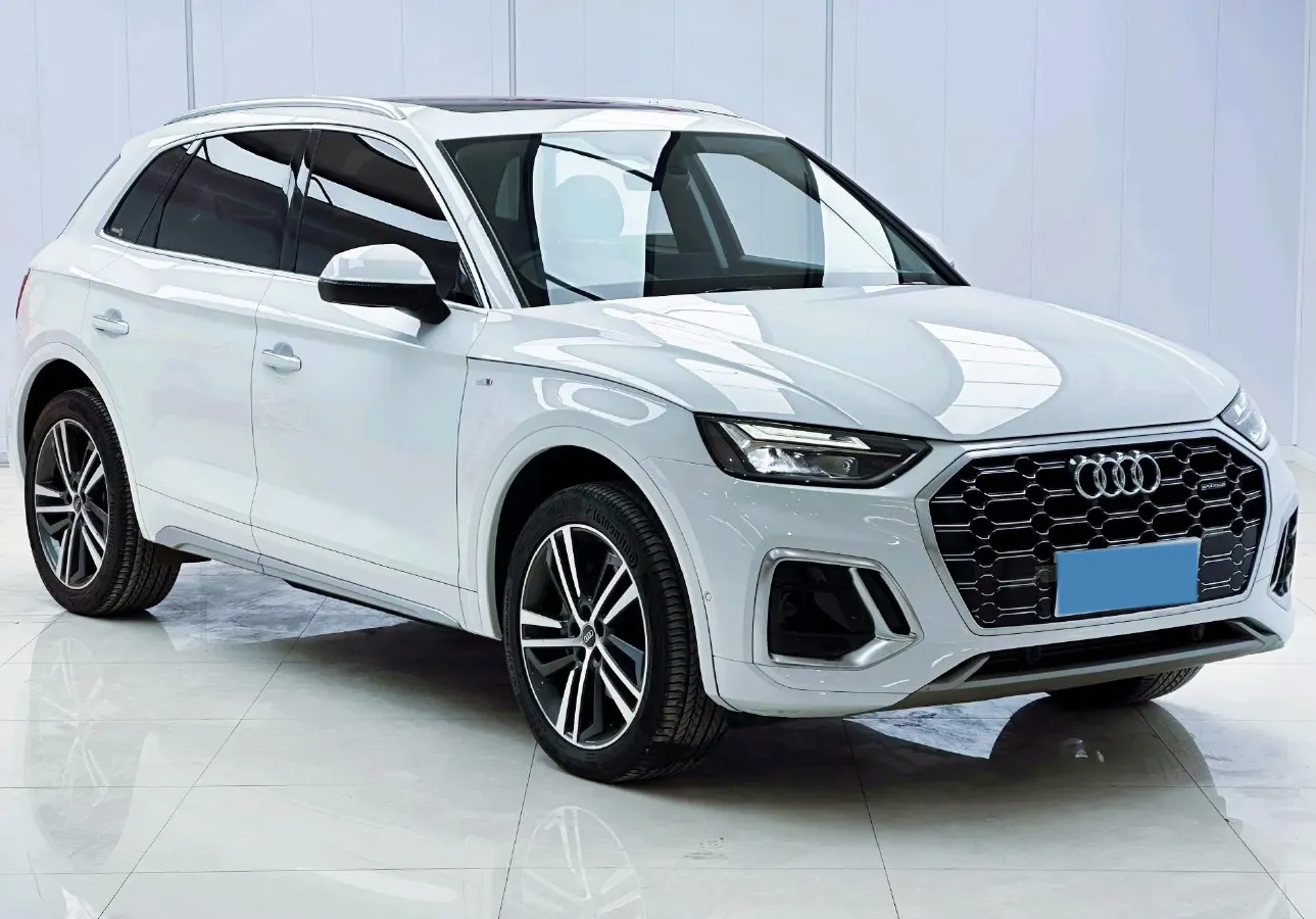 2022 Audi Q5L 2.0T 190HP L4 7DCT,autocango,china used car exporter,china ev exporter,chinese used car exporter,chinese used ev exporter