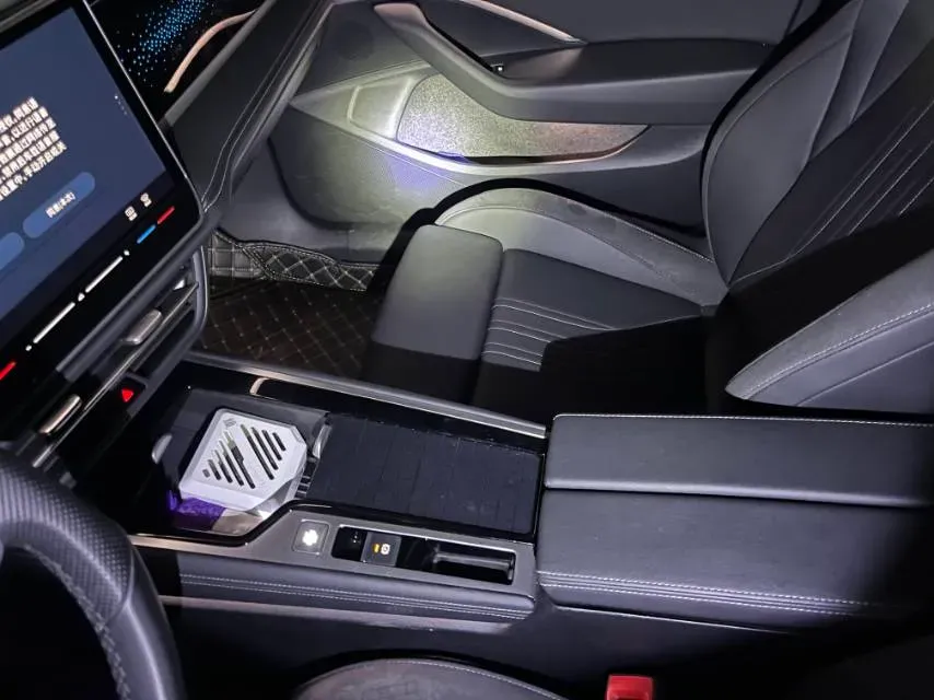 2024 Volkswagen Magotan 2.0T 220HP L4 7DCT,autocango,china used car exporter,china ev exporter,chinese used car exporter,chinese used ev exporter