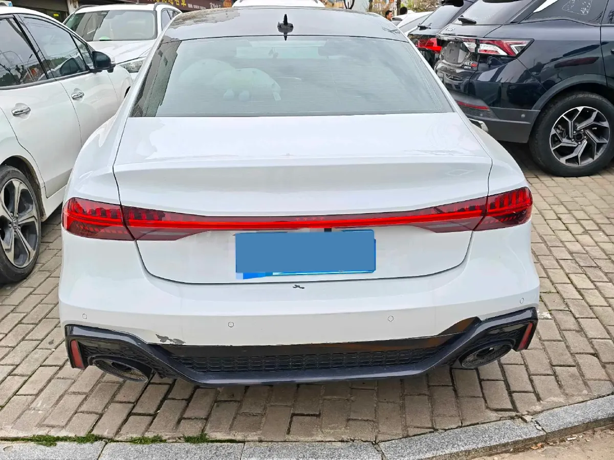 2022 Audi A7L 2.0T 245HP L4 7DCT,autocango,china used car exporter,china ev exporter,chinese used car exporter,chinese used ev exporter
