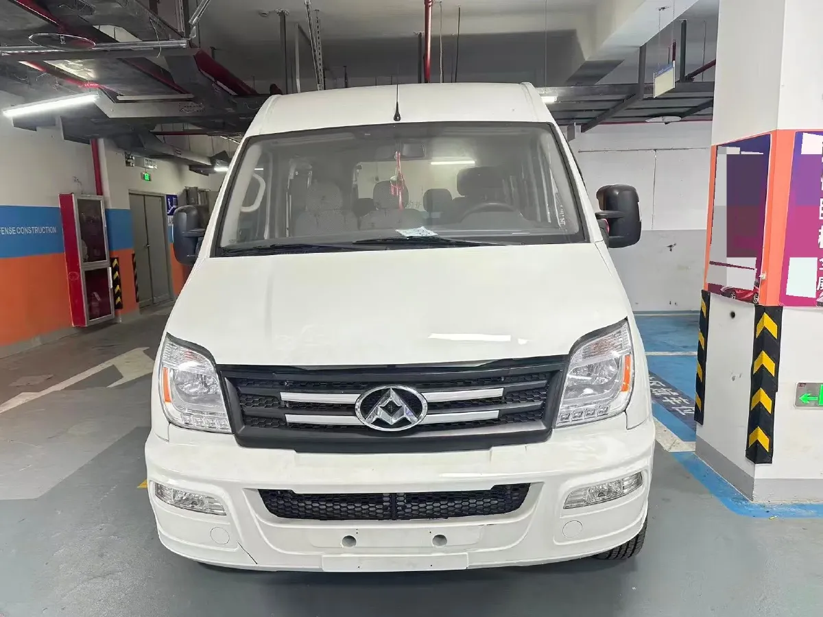 2023 MAXUS XinTu V80 2.0T 127HP L4 6MT,autocango,china used car exporter,china ev exporter,chinese used car exporter,chinese used ev exporter