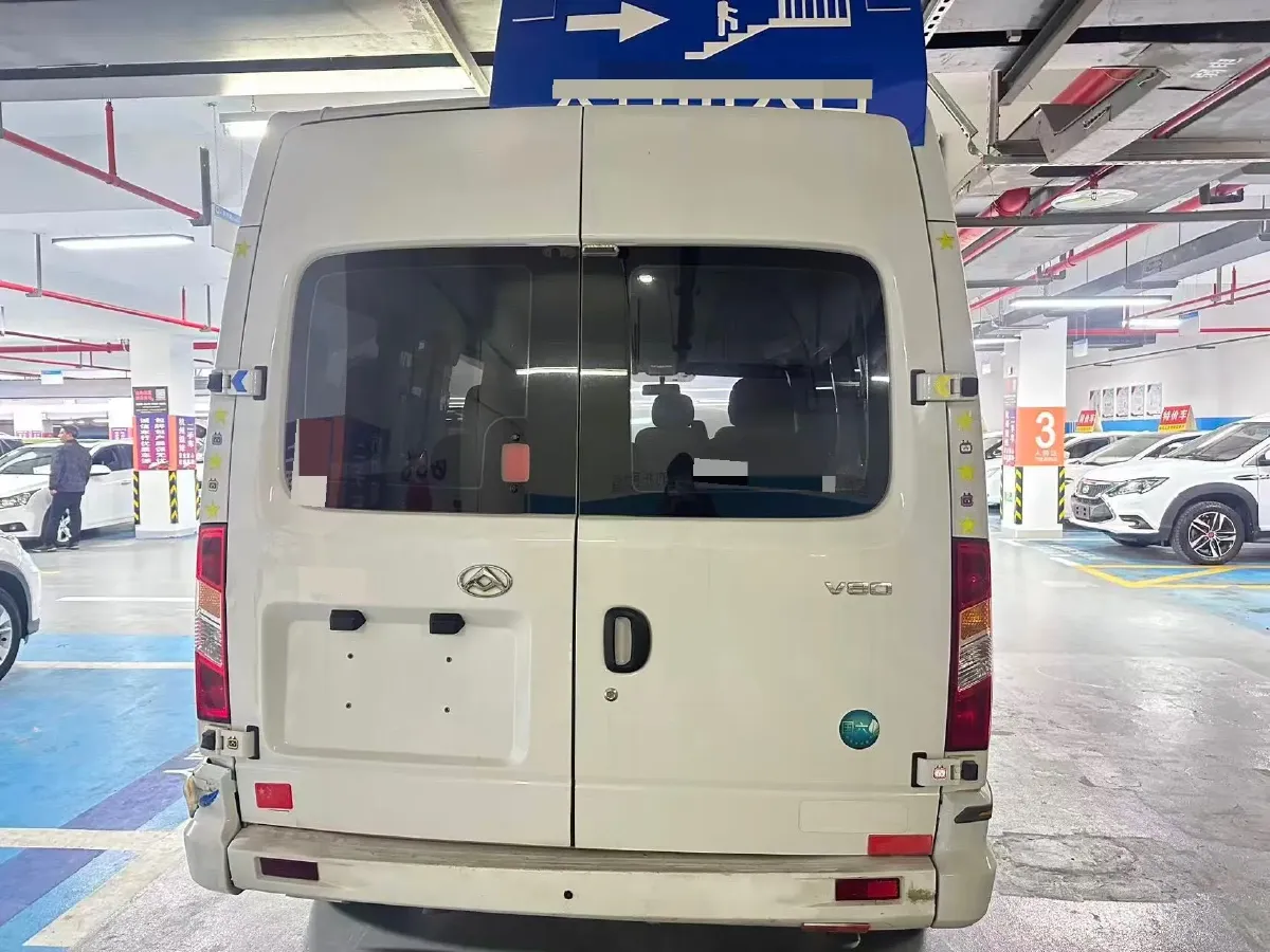 2023 MAXUS XinTu V80 2.0T 127HP L4 6MT,autocango,china used car exporter,china ev exporter,chinese used car exporter,chinese used ev exporter