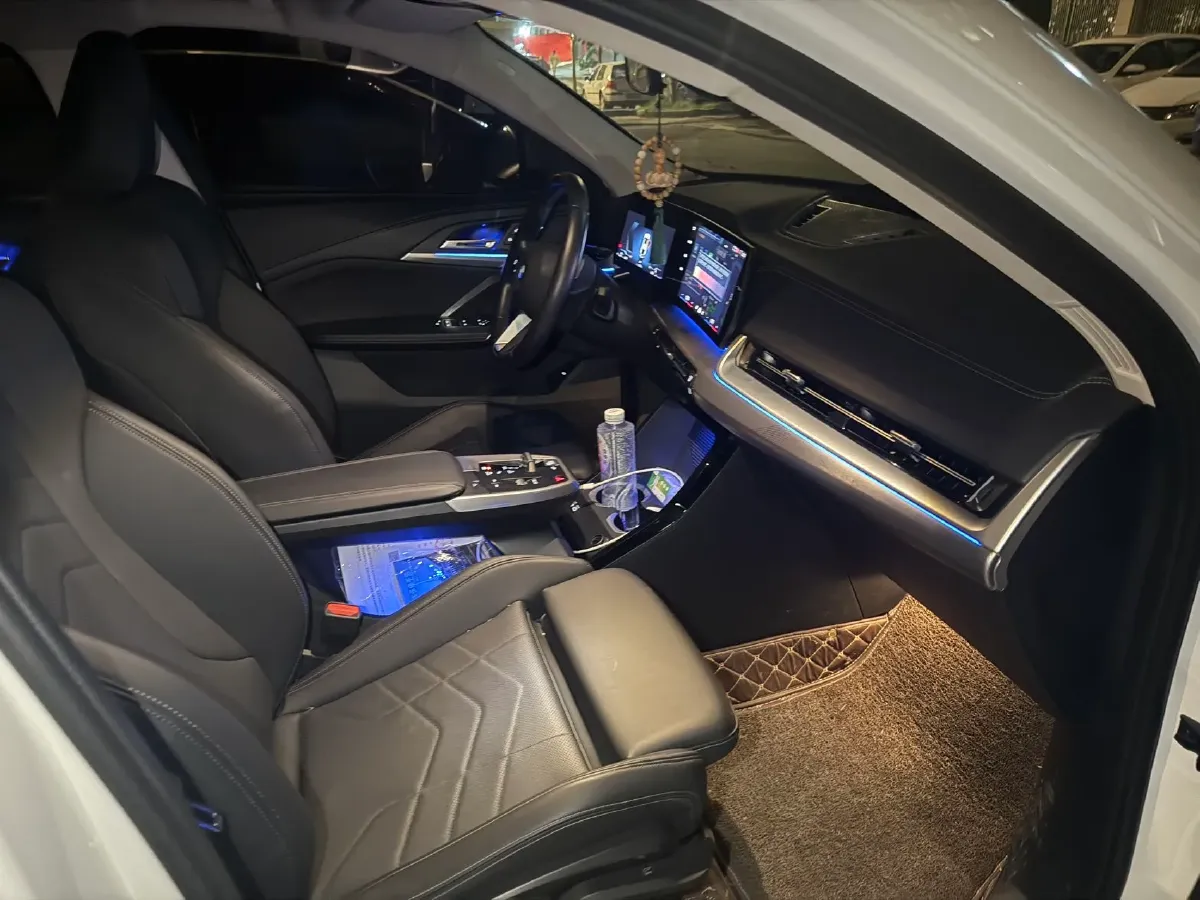 2024 BMW X2 2.0T 204HP L4 7DCT,autocango,china used car exporter,china ev exporter,chinese used car exporter,chinese used ev exporter