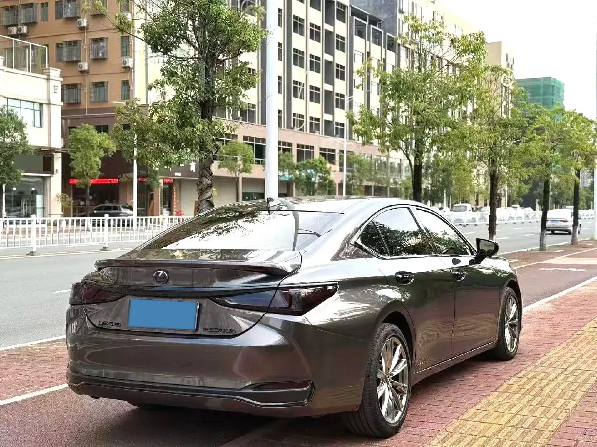 2020 Lexus ES 2.5L 178HP L4 E-CVT Hybrid,autocango,china used car exporter,china ev exporter,chinese used car exporter,chinese used ev exporter