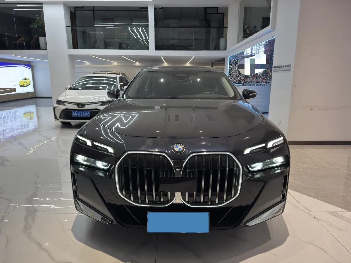 2023 BMW 7 Series 3.0T 272HP L6 8AT,autocango,china used car exporter,china ev exporter,chinese used car exporter,chinese used ev exporter