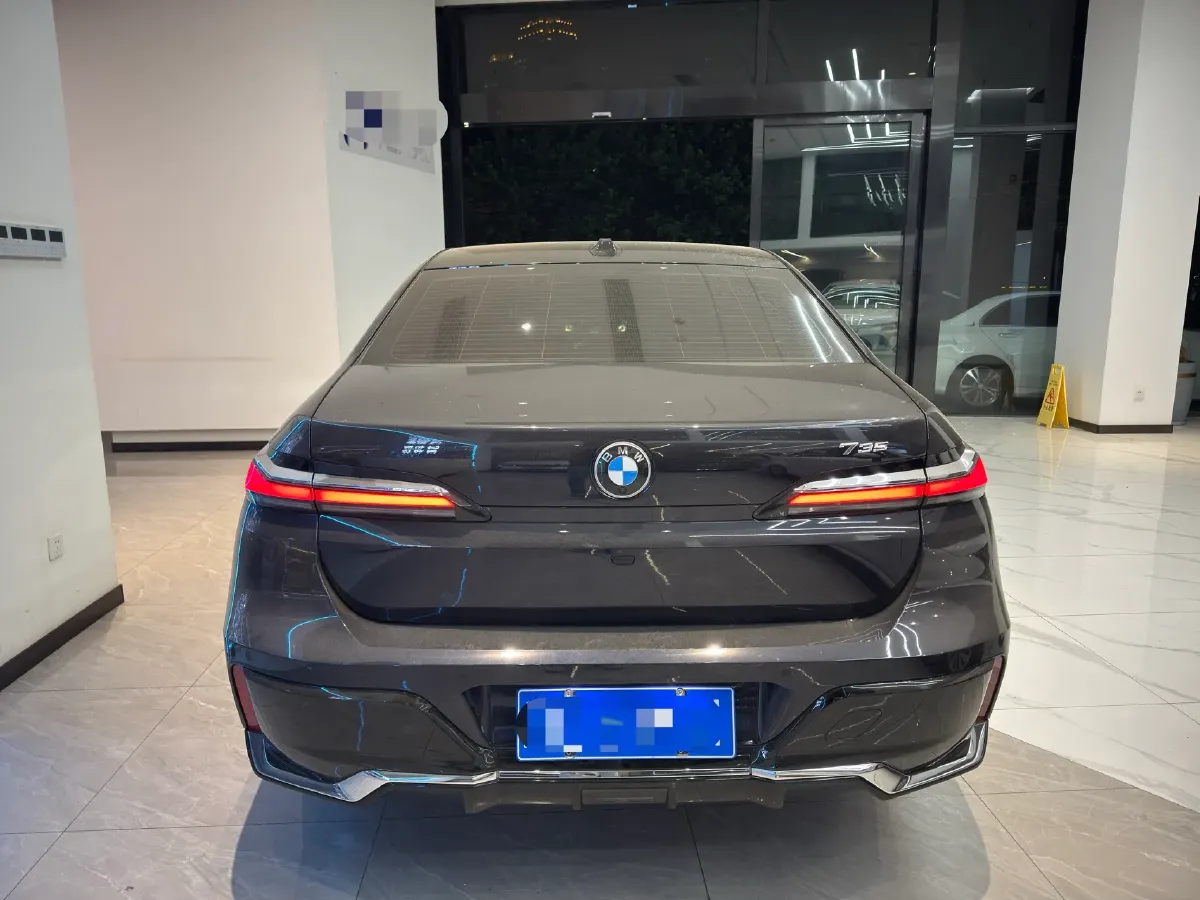 2023 BMW 7 Series 3.0T 272HP L6 8AT,autocango,china used car exporter,china ev exporter,chinese used car exporter,chinese used ev exporter