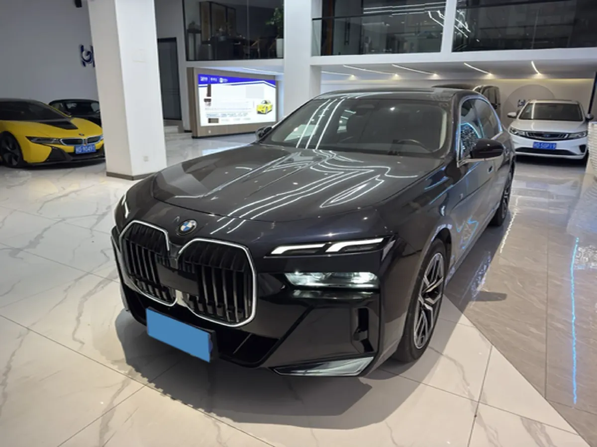 2023 BMW 7 Series 3.0T 272HP L6 8AT,autocango,china used car exporter,china ev exporter,chinese used car exporter,chinese used ev exporter