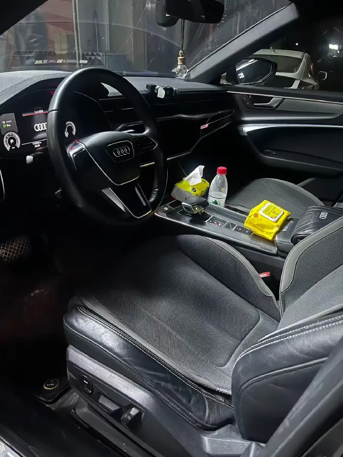 2020 Audi A6L 2.0T 252HP L4 7DCT PHEV 14.1KWH,autocango,china used car exporter,china ev exporter,chinese used car exporter,chinese used ev exporter