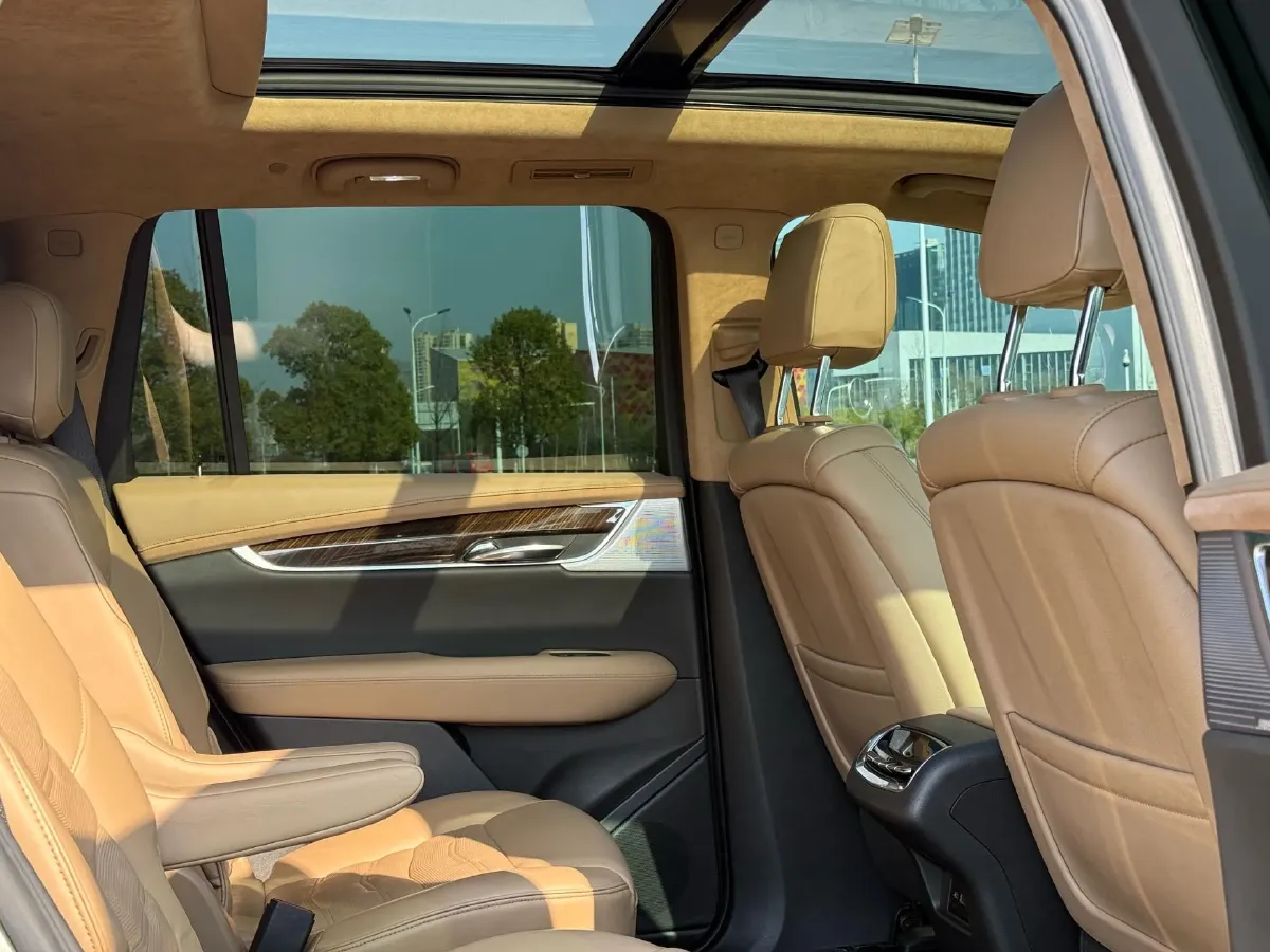 2021 Cadillac XT6 2.0T 237HP L4 9AT,autocango,china used car exporter,china ev exporter,chinese used car exporter,chinese used ev exporter