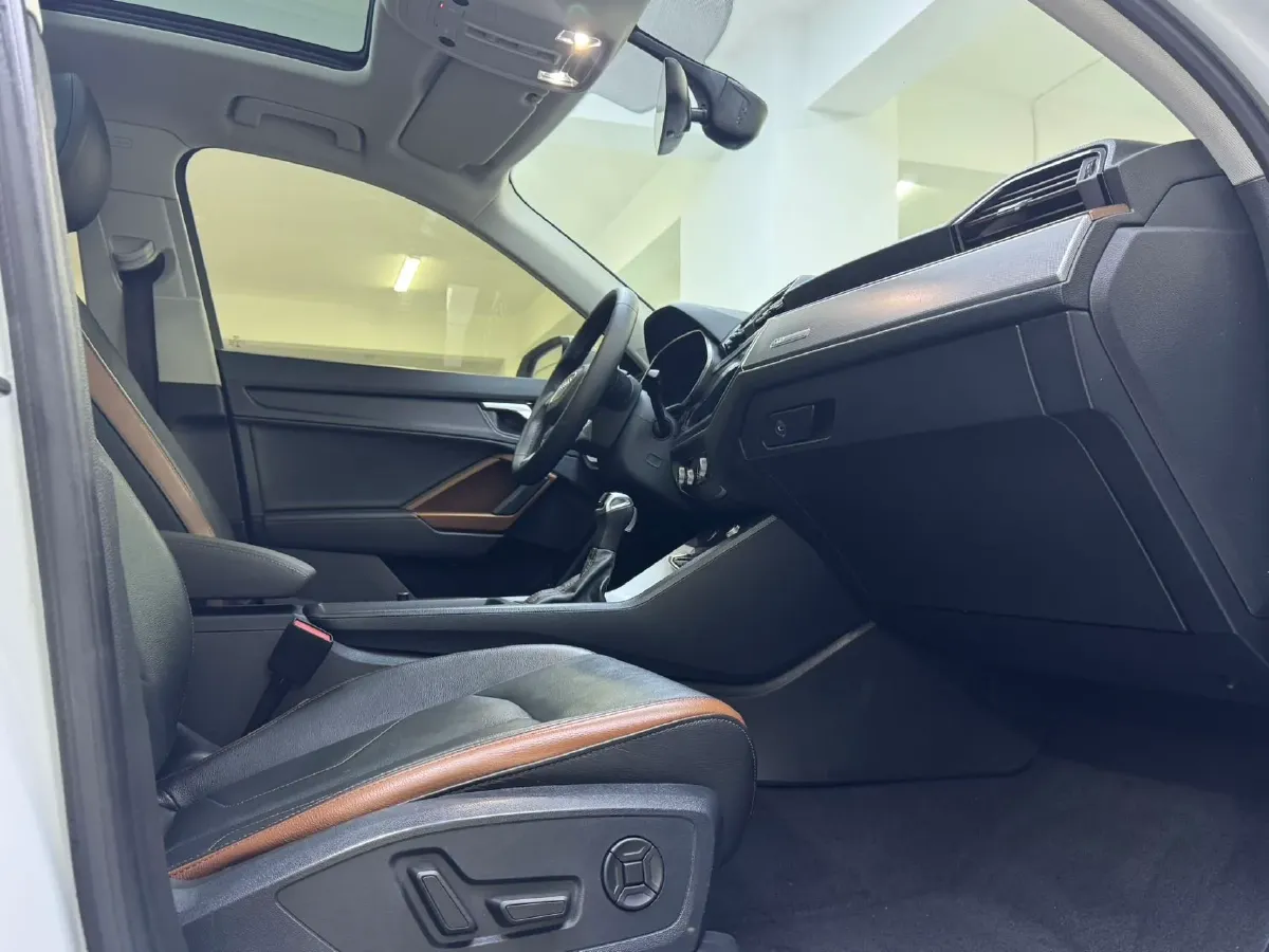 2022 Audi Q3 1.4T 150HP L4 7DCT,autocango,china used car exporter,china ev exporter,chinese used car exporter,chinese used ev exporter