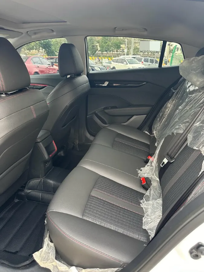 2021 DongFeng Aeolus YiXuan 1.5T 150HP L4 6DCT,autocango,china used car exporter,china ev exporter,chinese used car exporter,chinese used ev exporter