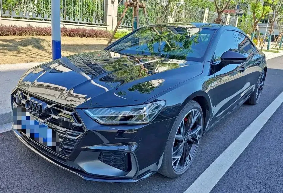 2024 Audi A7L 2.0T 245HP L4 7DCT,autocango,china used car exporter,china ev exporter,chinese used car exporter,chinese used ev exporter