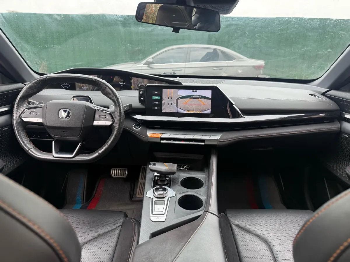 2023 ChangAn UNI-V 2.0T 233HP L4 8AT,autocango,china used car exporter,china ev exporter,chinese used car exporter,chinese used ev exporter