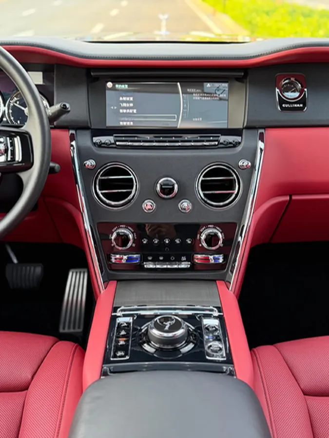 2018 Rolls-Royce Cullinan 6.7T 571HP V12 8AT,autocango,china used car exporter,china ev exporter,chinese used car exporter,chinese used ev exporter