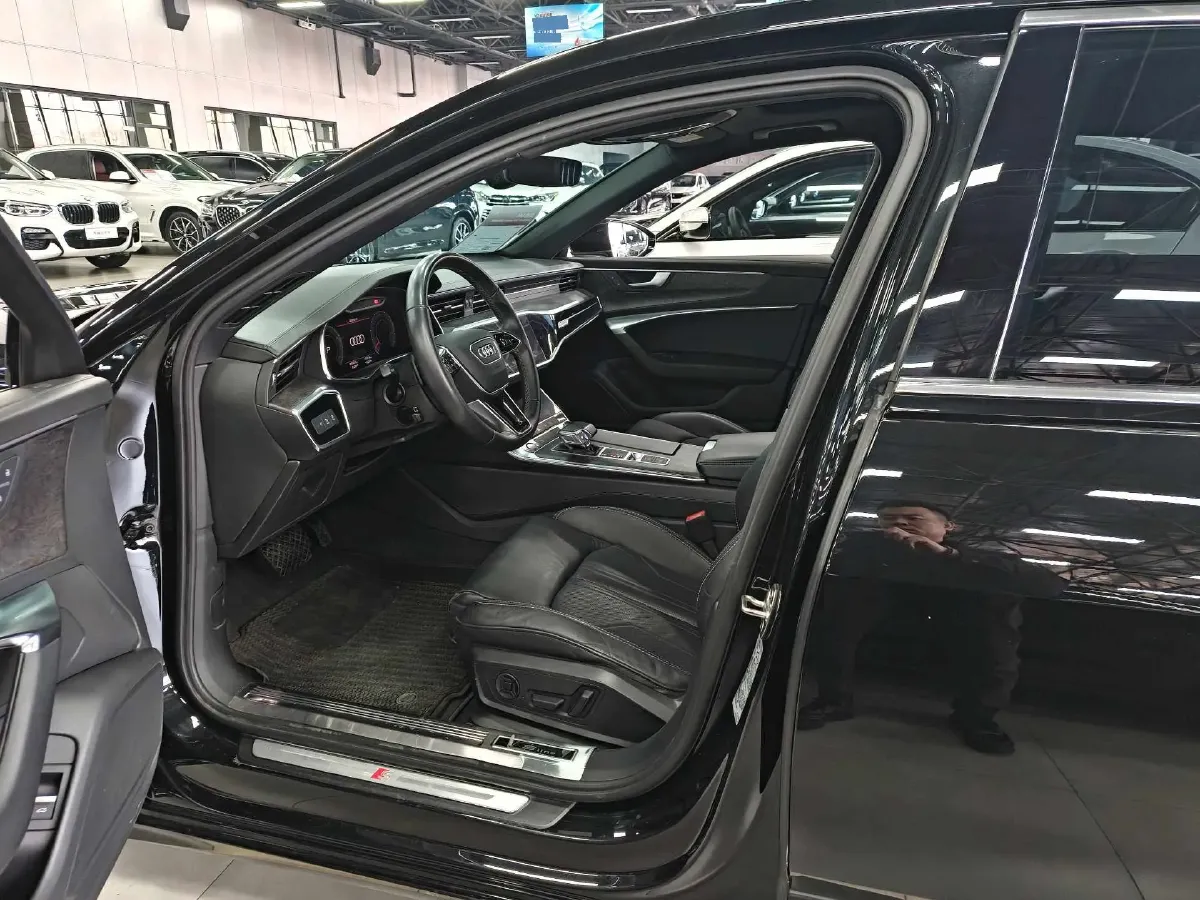 2020 Audi A6L 2.0T 224HP L4 7DCT,autocango,china used car exporter,china ev exporter,chinese used car exporter,chinese used ev exporter