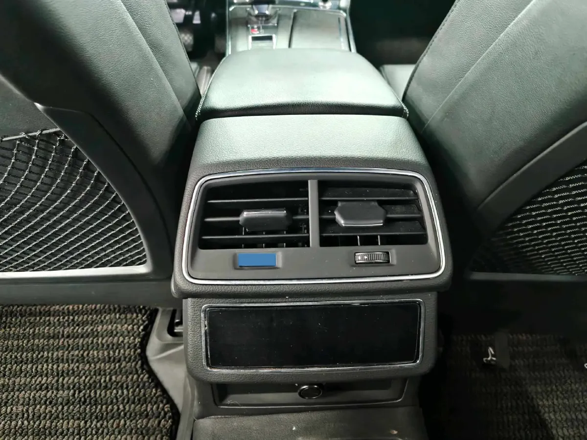 2020 Audi A6L 2.0T 224HP L4 7DCT,autocango,china used car exporter,china ev exporter,chinese used car exporter,chinese used ev exporter