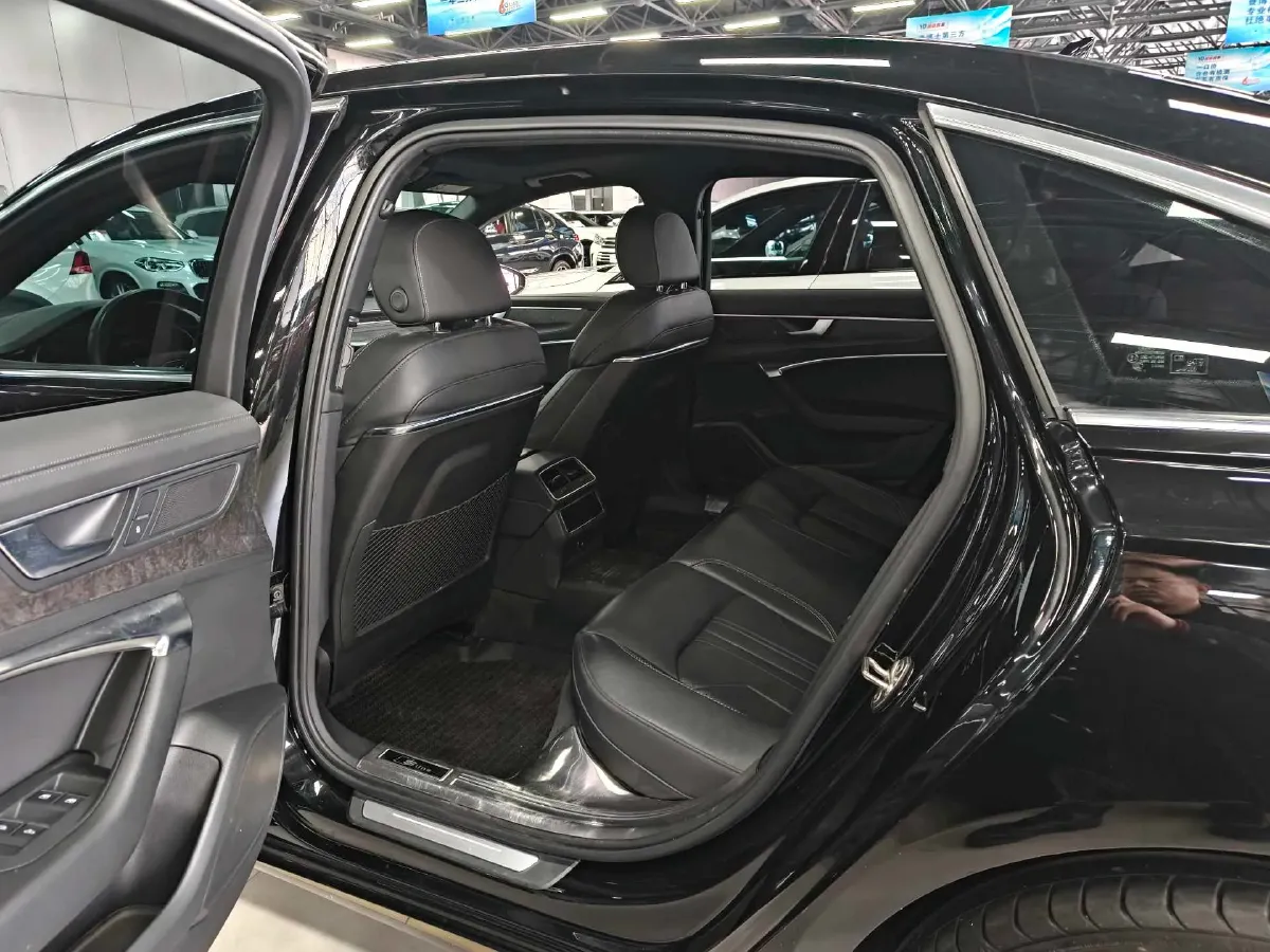 2020 Audi A6L 2.0T 224HP L4 7DCT,autocango,china used car exporter,china ev exporter,chinese used car exporter,chinese used ev exporter