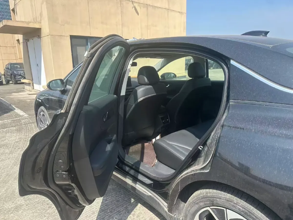 2021 HongQi E-QM5 BEV 54KWH,autocango,china used car exporter,china ev exporter,chinese used car exporter,chinese used ev exporter