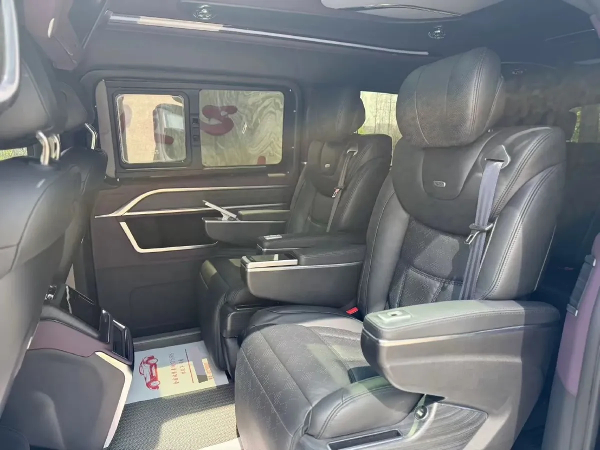 2021 Mercedes-Benz V Class 2.0T 211HP L4 9AT,autocango,china used car exporter,china ev exporter,chinese used car exporter,chinese used ev exporter