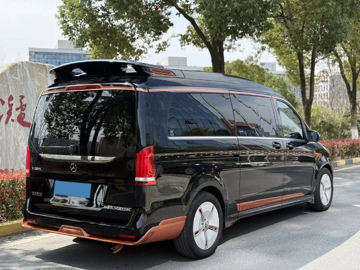 2021 Mercedes-Benz V Class 2.0T 211HP L4 9AT,autocango,china used car exporter,china ev exporter,chinese used car exporter,chinese used ev exporter