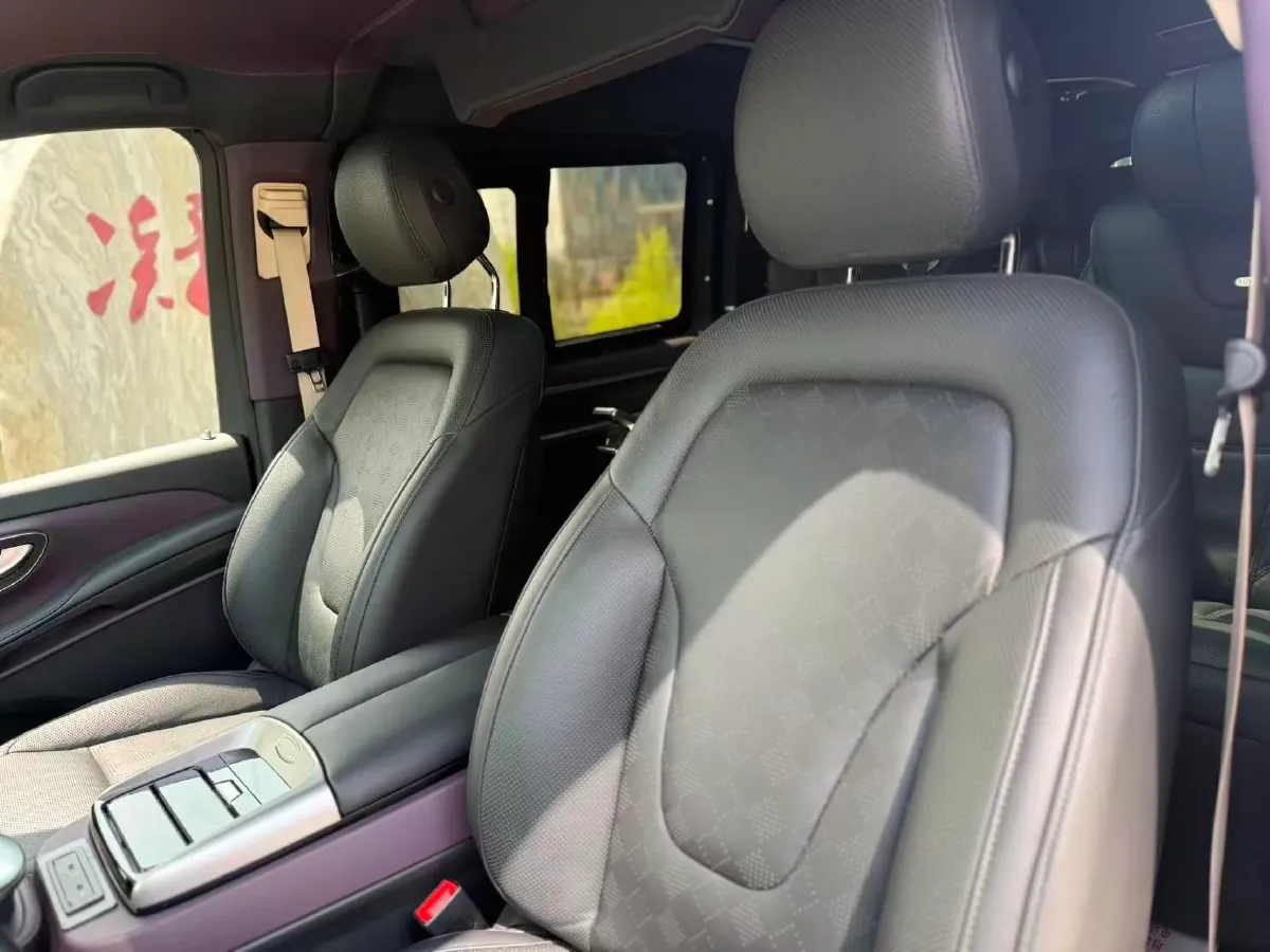 2021 Mercedes-Benz V Class 2.0T 211HP L4 9AT,autocango,china used car exporter,china ev exporter,chinese used car exporter,chinese used ev exporter