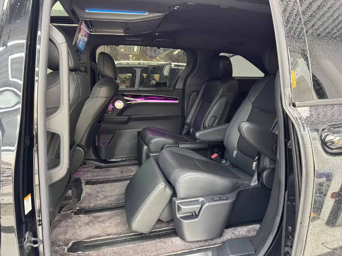 2023 Toyota Sienna 2.5L 189HP L4 E-CVT Hybrid,autocango,china used car exporter,china ev exporter,chinese used car exporter,chinese used ev exporter