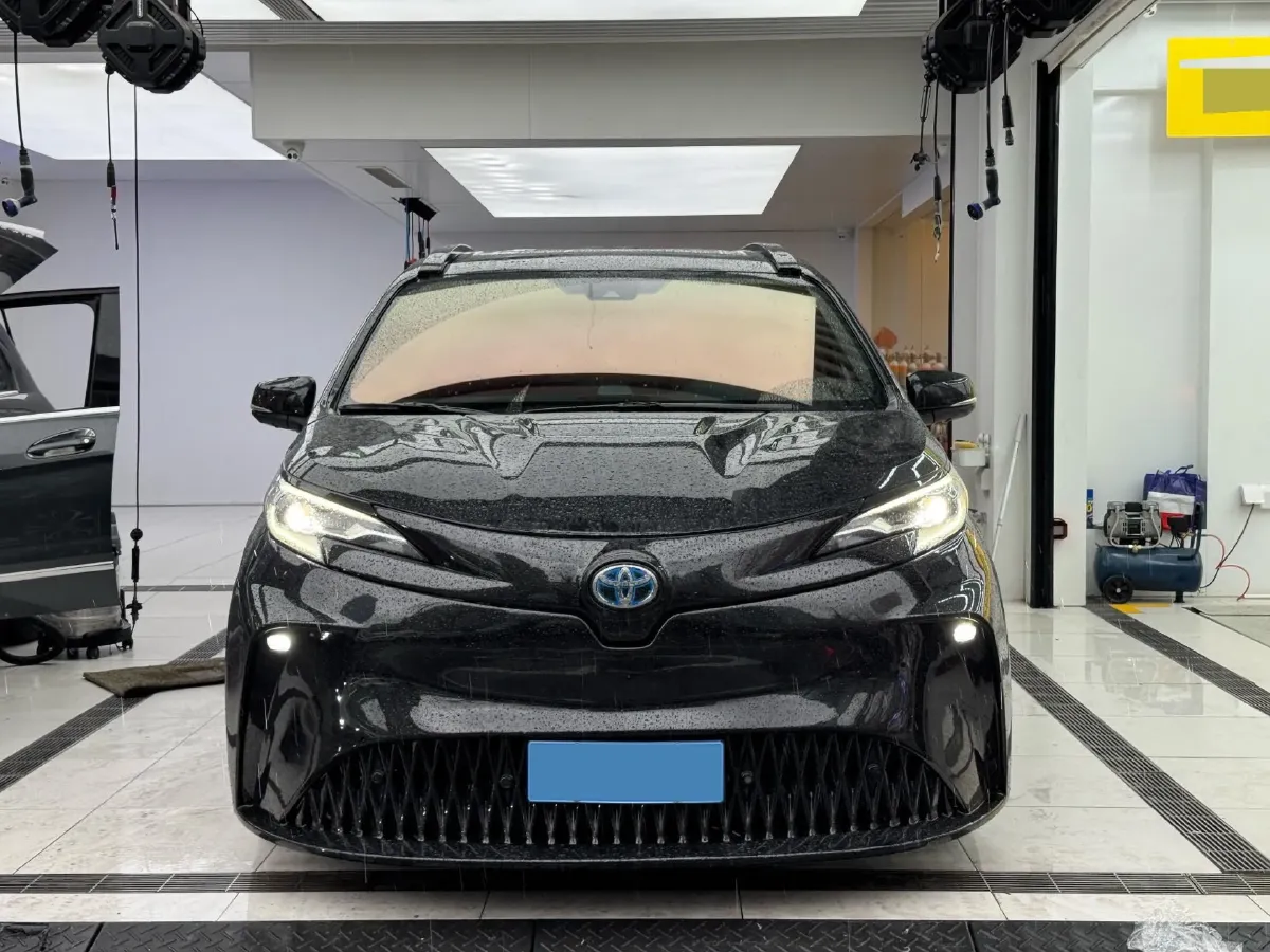 2023 Toyota Sienna 2.5L 189HP L4 E-CVT Hybrid,autocango,china used car exporter,china ev exporter,chinese used car exporter,chinese used ev exporter