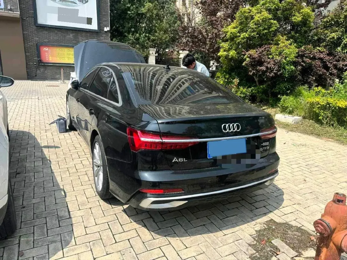 2023 Audi A6L 2.0T 245HP L4 7DCT,autocango,china used car exporter,china ev exporter,chinese used car exporter,chinese used ev exporter