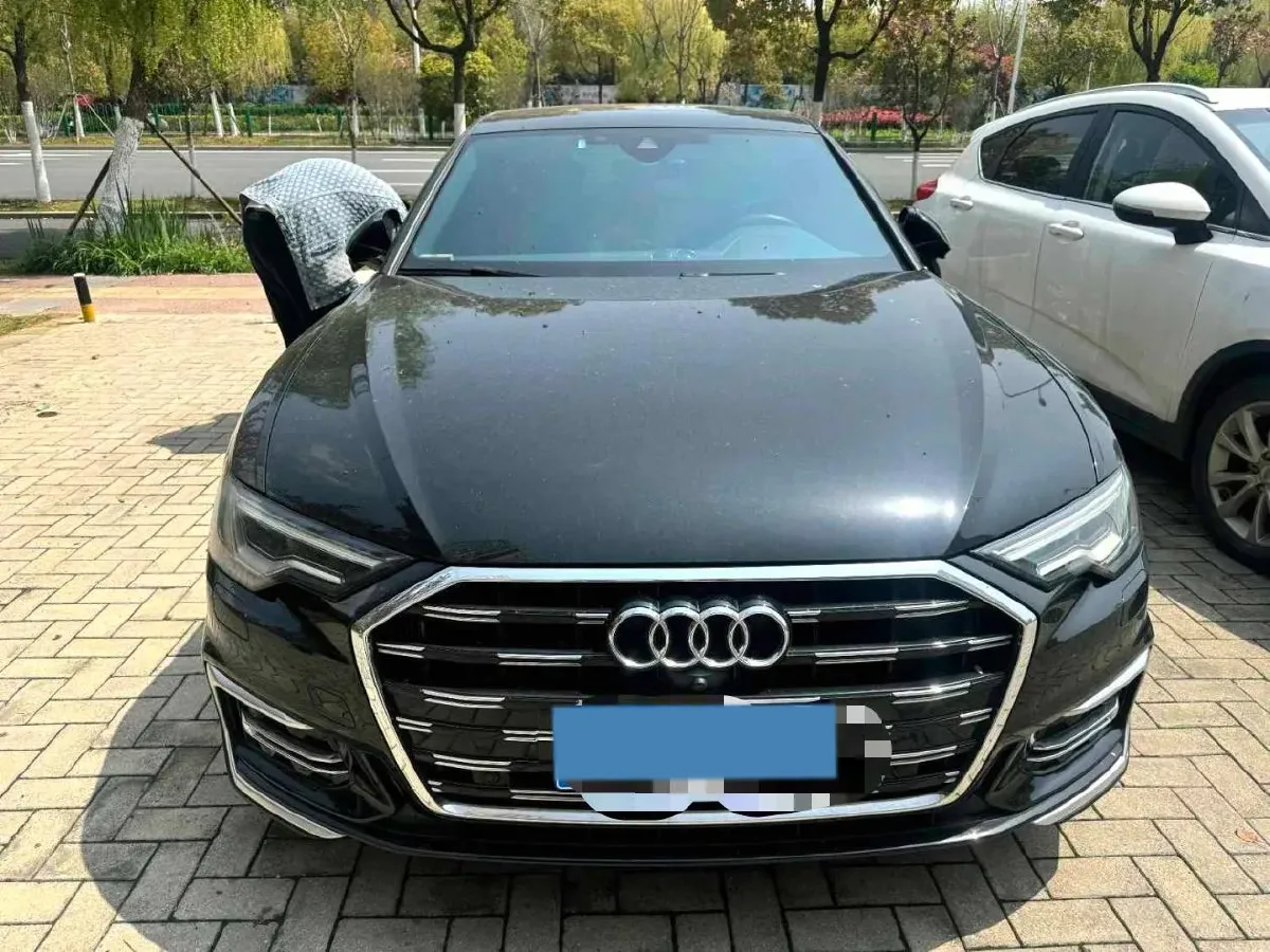 2023 Audi A6L 2.0T 245HP L4 7DCT,autocango,china used car exporter,china ev exporter,chinese used car exporter,chinese used ev exporter