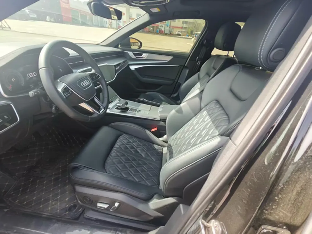 2025 Audi A6L 2.0T 245HP L4 7DCT,autocango,china used car exporter,china ev exporter,chinese used car exporter,chinese used ev exporter