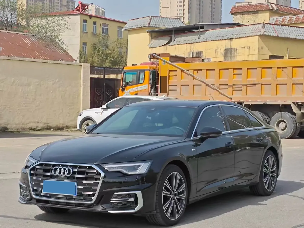 2025 Audi A6L 2.0T 245HP L4 7DCT,autocango,china used car exporter,china ev exporter,chinese used car exporter,chinese used ev exporter