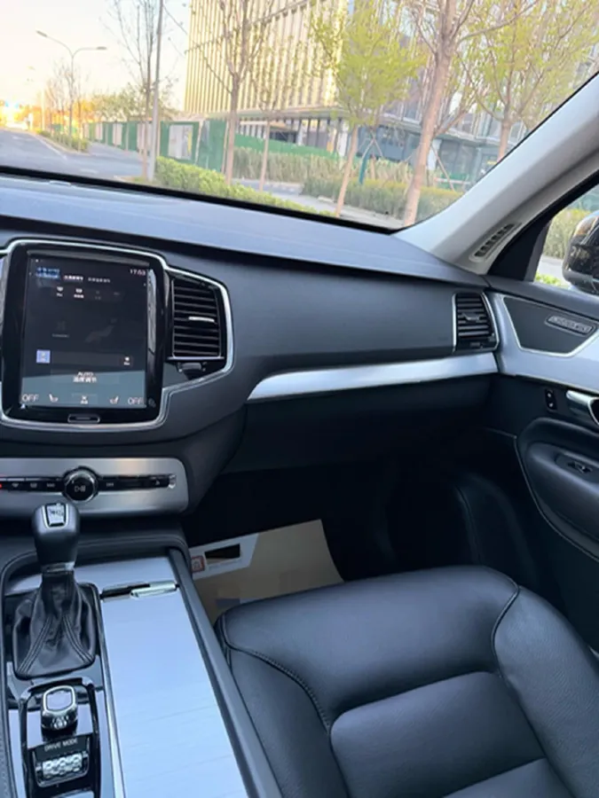 2018 Volvo XC90 2.0T 320HP L4 8AT,autocango,china used car exporter,china ev exporter,chinese used car exporter,chinese used ev exporter