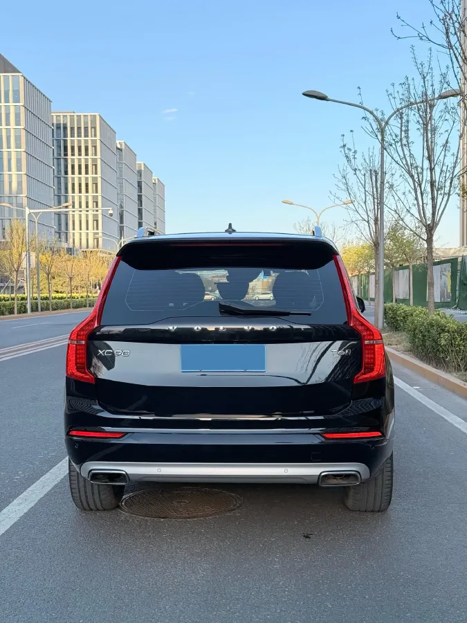 2018 Volvo XC90 2.0T 320HP L4 8AT,autocango,china used car exporter,china ev exporter,chinese used car exporter,chinese used ev exporter