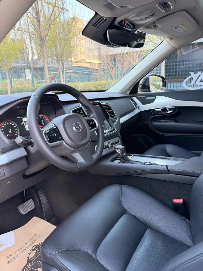 2018 Volvo XC90 2.0T 320HP L4 8AT,autocango,china used car exporter,china ev exporter,chinese used car exporter,chinese used ev exporter