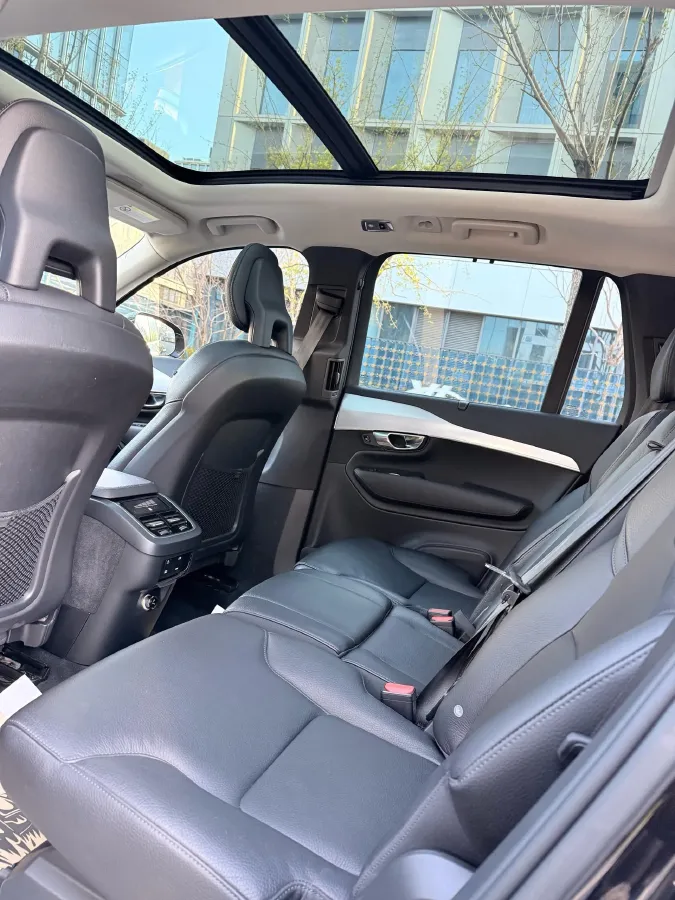 2018 Volvo XC90 2.0T 320HP L4 8AT,autocango,china used car exporter,china ev exporter,chinese used car exporter,chinese used ev exporter