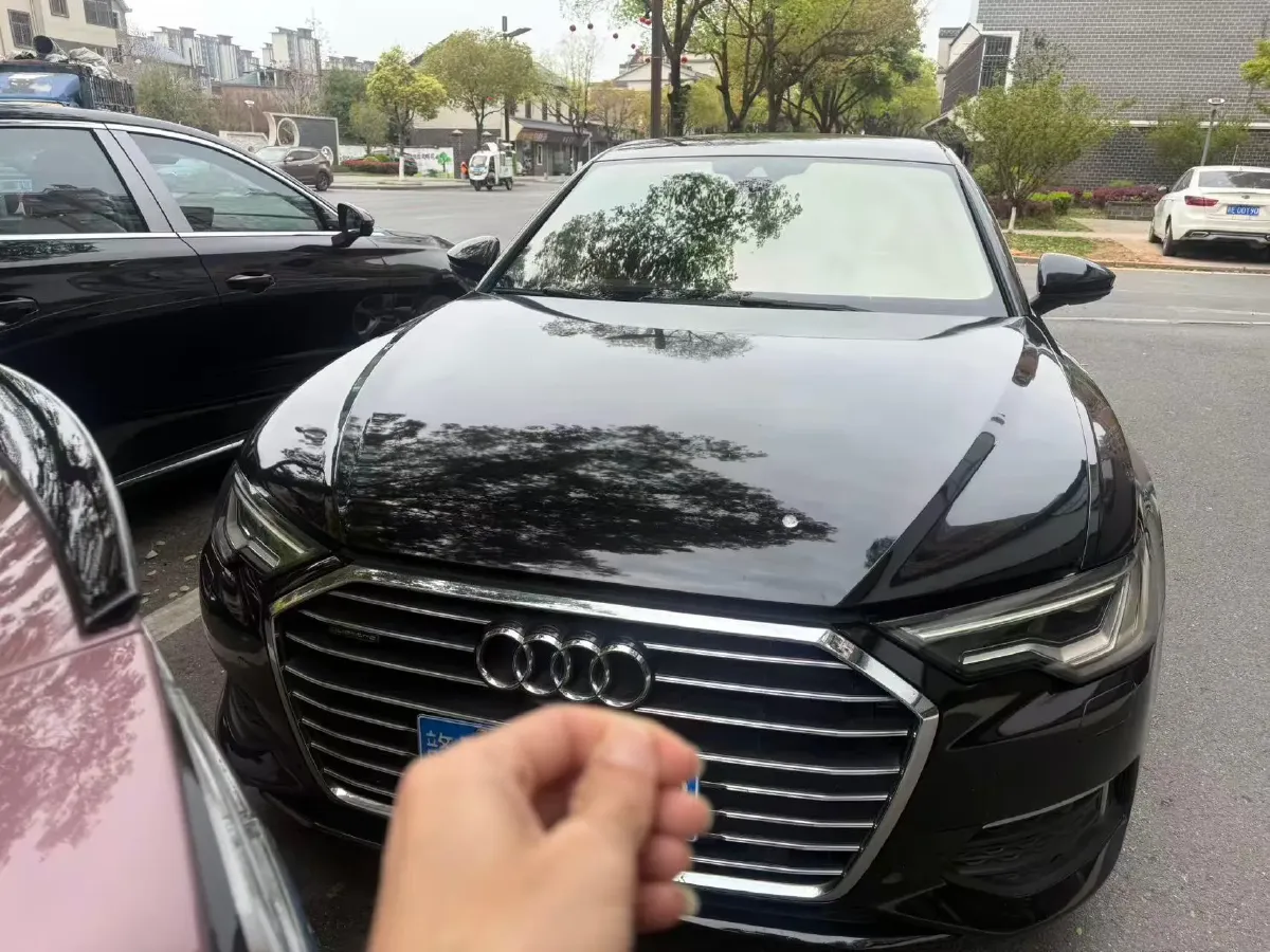 2019 Mercedes-Benz GLC Class 2.0T 245HP L4 9AT,autocango,china used car exporter,china ev exporter,chinese used car exporter,chinese used ev exporter