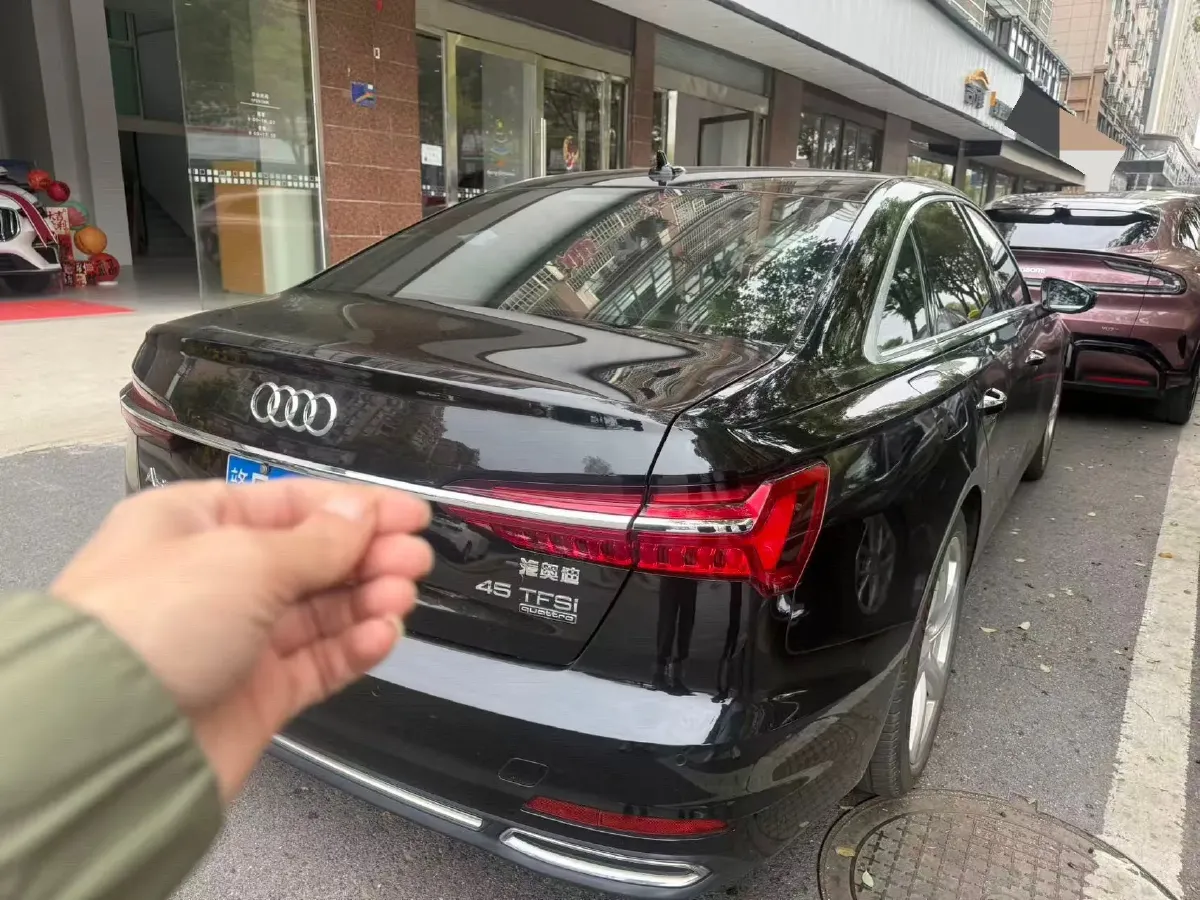 2019 Mercedes-Benz GLC Class 2.0T 245HP L4 9AT,autocango,china used car exporter,china ev exporter,chinese used car exporter,chinese used ev exporter