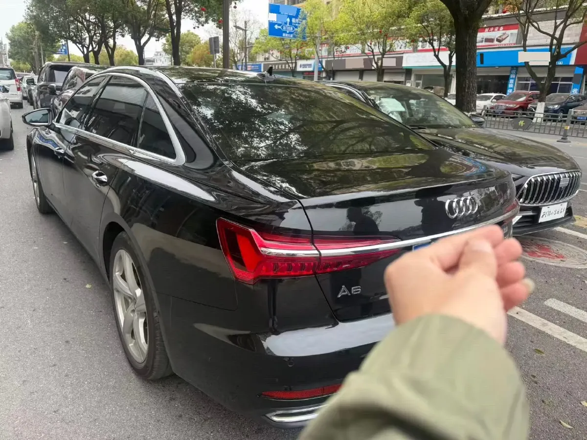 2019 Mercedes-Benz GLC Class 2.0T 245HP L4 9AT,autocango,china used car exporter,china ev exporter,chinese used car exporter,chinese used ev exporter