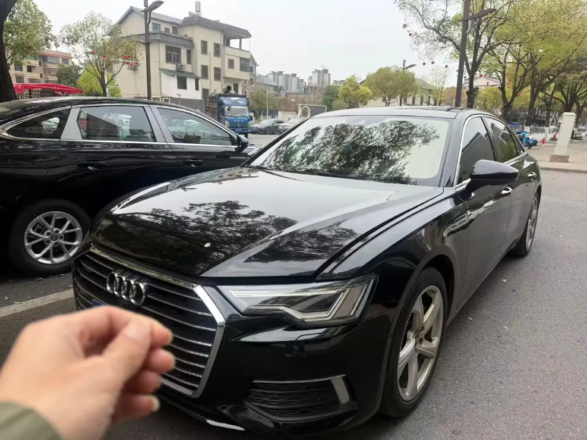 2019 Mercedes-Benz GLC Class 2.0T 245HP L4 9AT,autocango,china used car exporter,china ev exporter,chinese used car exporter,chinese used ev exporter