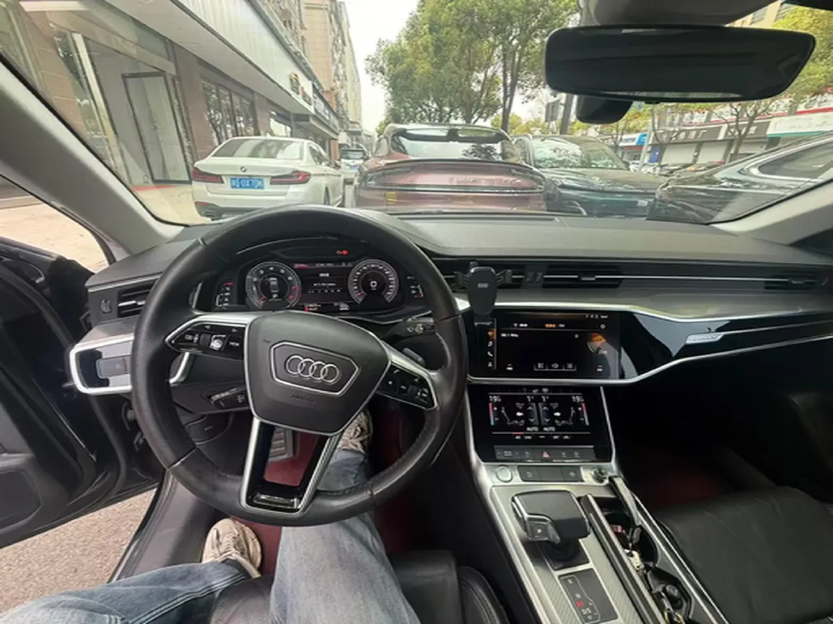 2019 Mercedes-Benz GLC Class 2.0T 245HP L4 9AT,autocango,china used car exporter,china ev exporter,chinese used car exporter,chinese used ev exporter