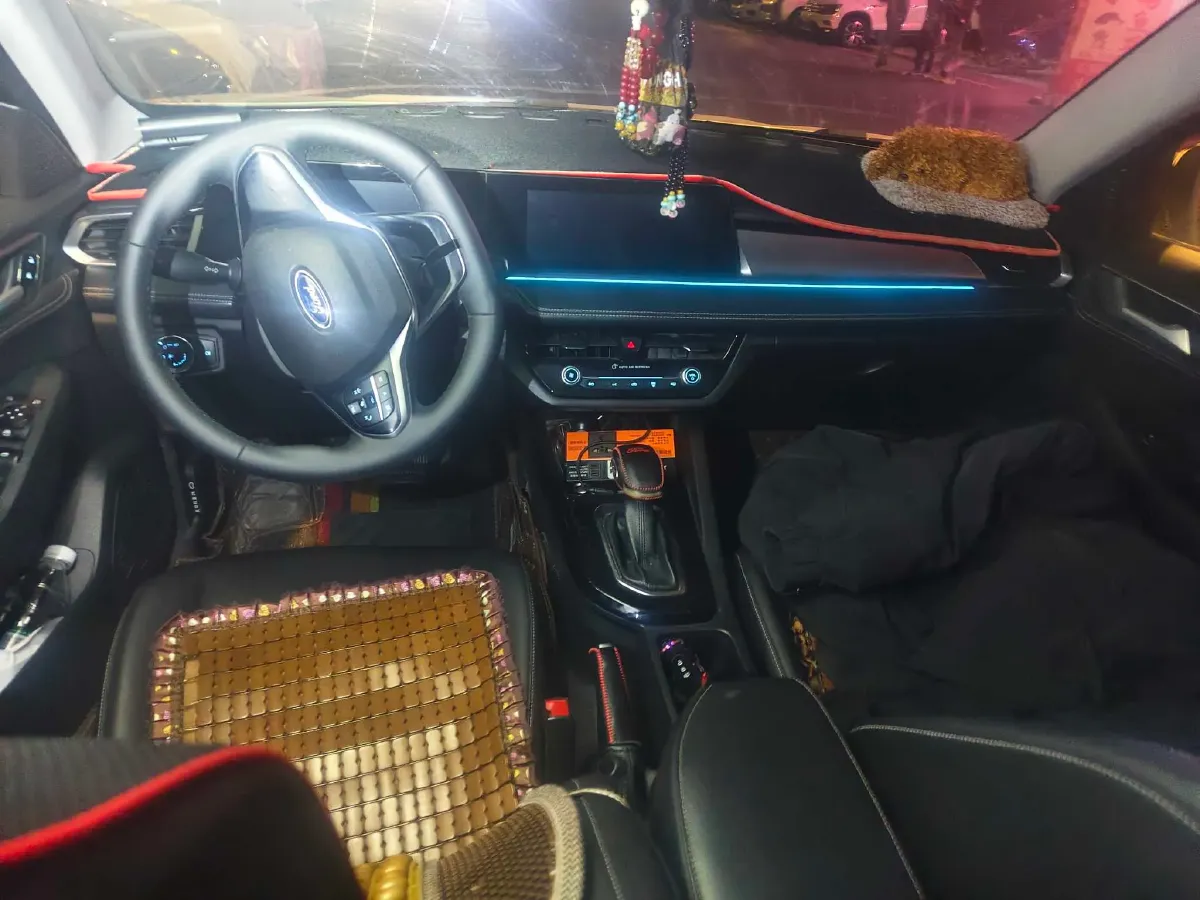 2021 Ford Escort 1.5L 122HP L3 6AT,autocango,china used car exporter,china ev exporter,chinese used car exporter,chinese used ev exporter