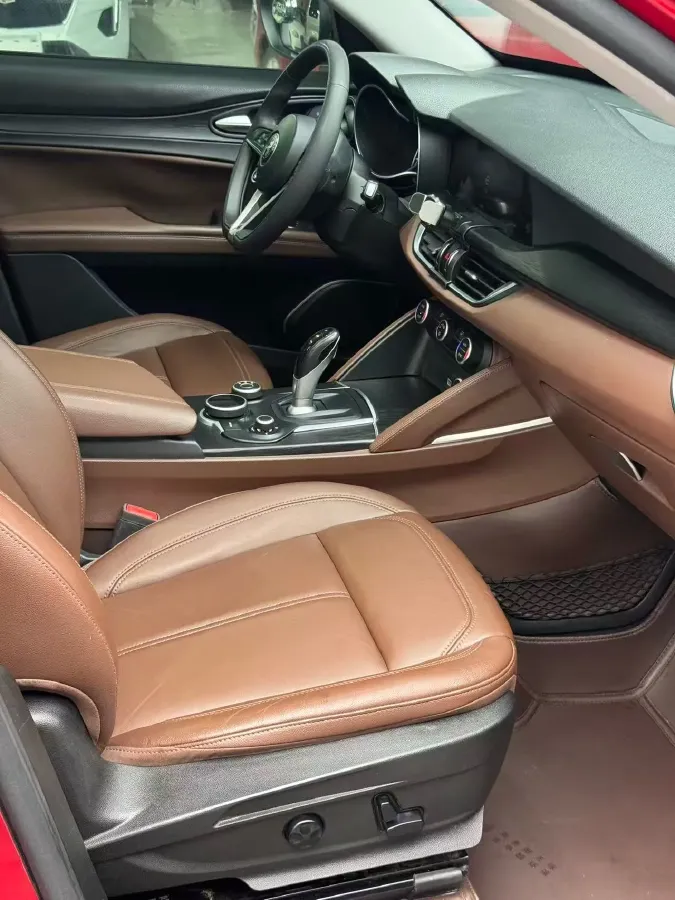 2017 Jaguar XE 2.0T 240HP L4 8AT,autocango,china used car exporter,china ev exporter,chinese used car exporter,chinese used ev exporter