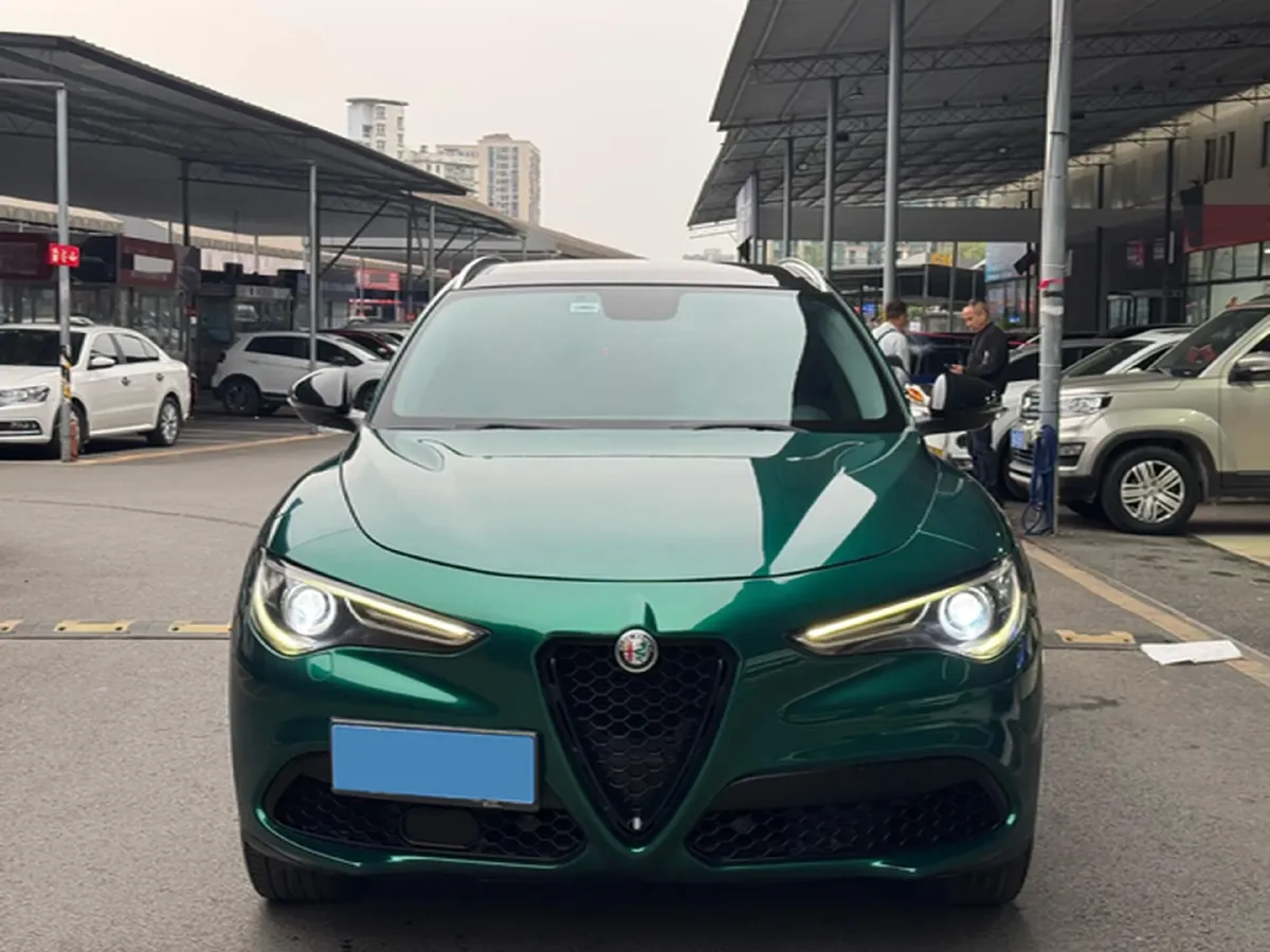 2017 Jaguar XE 2.0T 240HP L4 8AT,autocango,china used car exporter,china ev exporter,chinese used car exporter,chinese used ev exporter