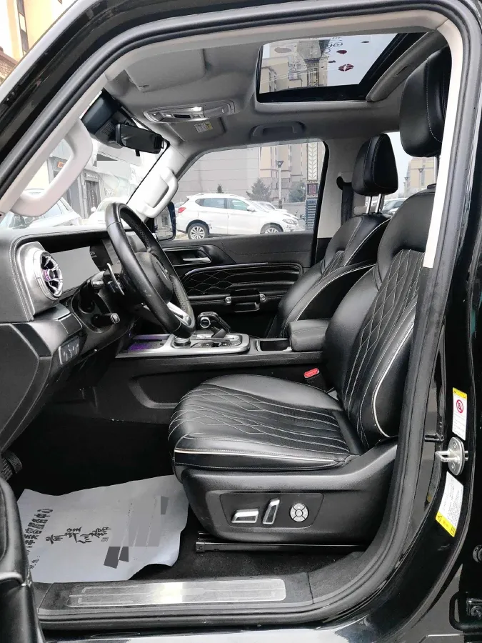 2021 Tank 300 2.0T 227HP L4 8AT,autocango,china used car exporter,china ev exporter,chinese used car exporter,chinese used ev exporter