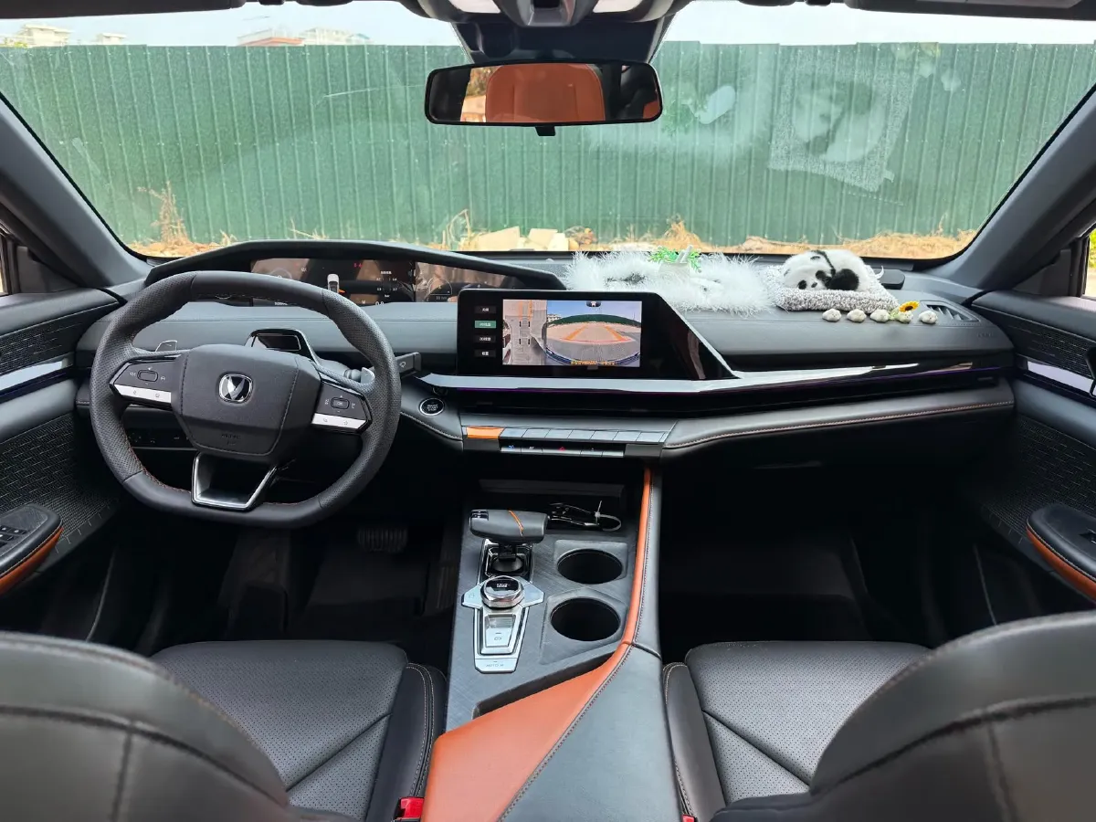 2022 ChangAn UNI-V 1.5T 188HP L4 7DCT,autocango,china used car exporter,china ev exporter,chinese used car exporter,chinese used ev exporter