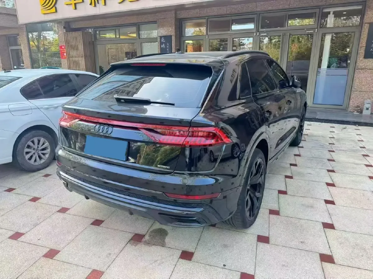 2022 Audi Q8 3.0T 340HP V6 8AT,autocango,china used car exporter,china ev exporter,chinese used car exporter,chinese used ev exporter