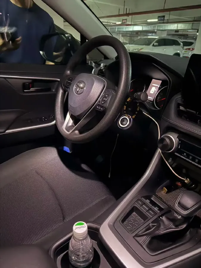 2023 Toyota RAV4 2.0L 171HP L4 CVT,autocango,china used car exporter,china ev exporter,chinese used car exporter,chinese used ev exporter