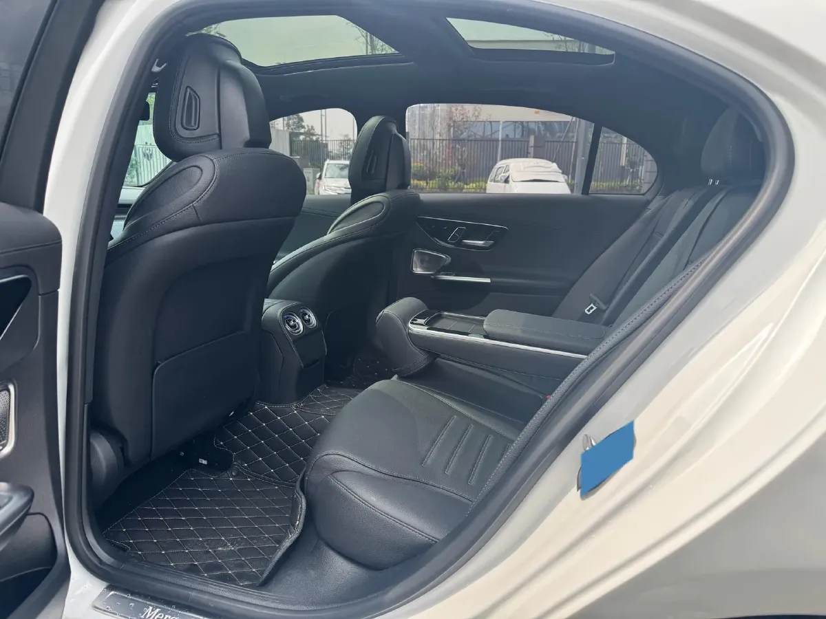 2025 Mercedes-Benz C Class 1.5T 204HP L4 9AT,autocango,china used car exporter,china ev exporter,chinese used car exporter,chinese used ev exporter