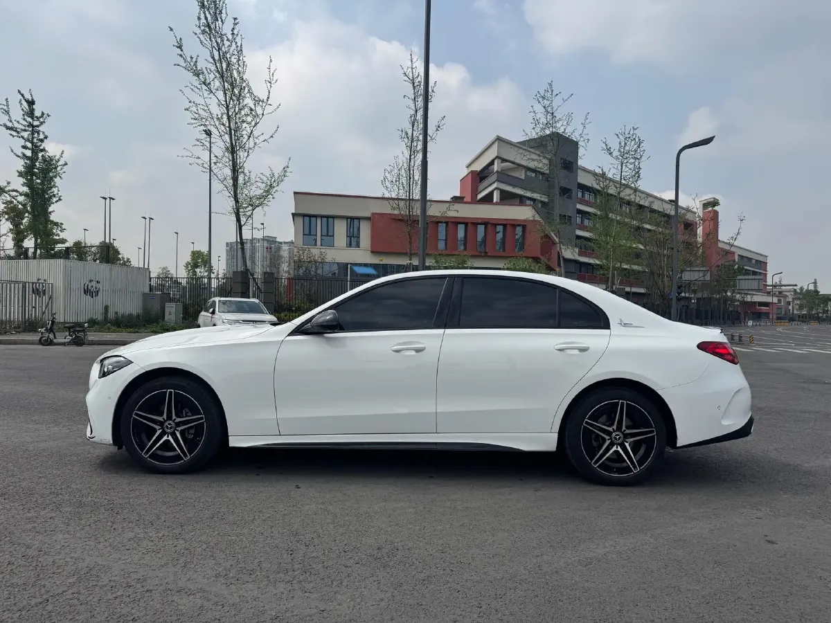 2025 Mercedes-Benz C Class 1.5T 204HP L4 9AT,autocango,china used car exporter,china ev exporter,chinese used car exporter,chinese used ev exporter
