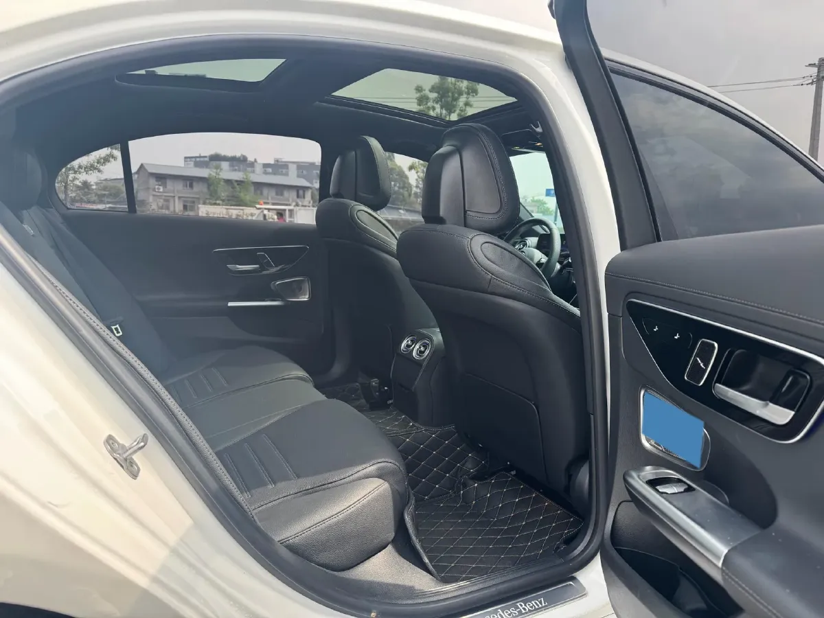 2025 Mercedes-Benz C Class 1.5T 204HP L4 9AT,autocango,china used car exporter,china ev exporter,chinese used car exporter,chinese used ev exporter