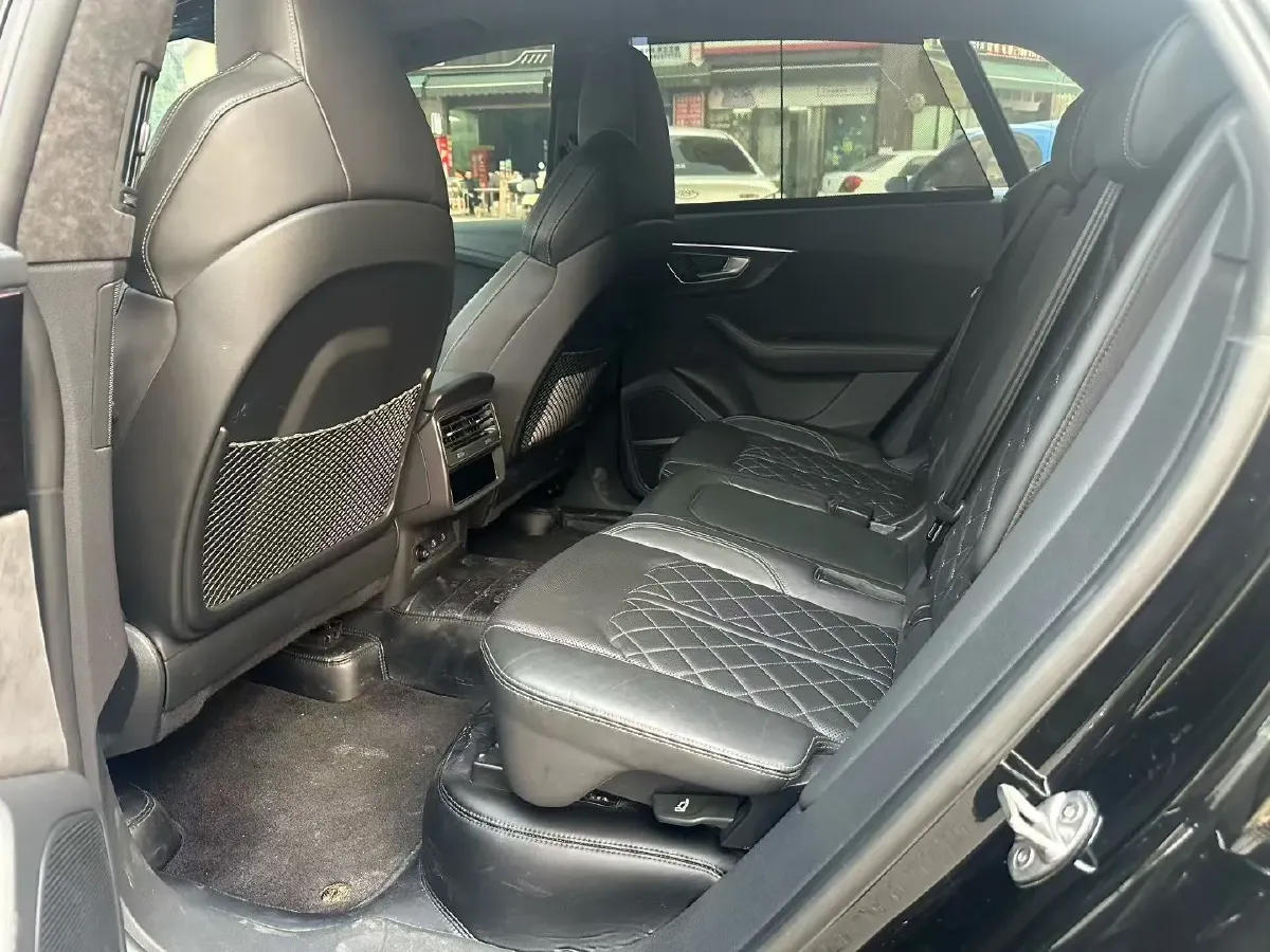 2022 Audi Q8 3.0T 340HP V6 8AT,autocango,china used car exporter,china ev exporter,chinese used car exporter,chinese used ev exporter